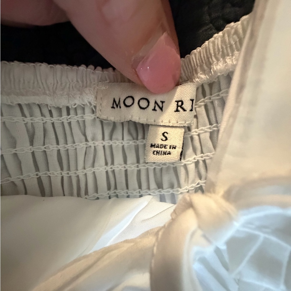 NWOT Moon River V neck tie front midi dress - Picture 9 of 12
